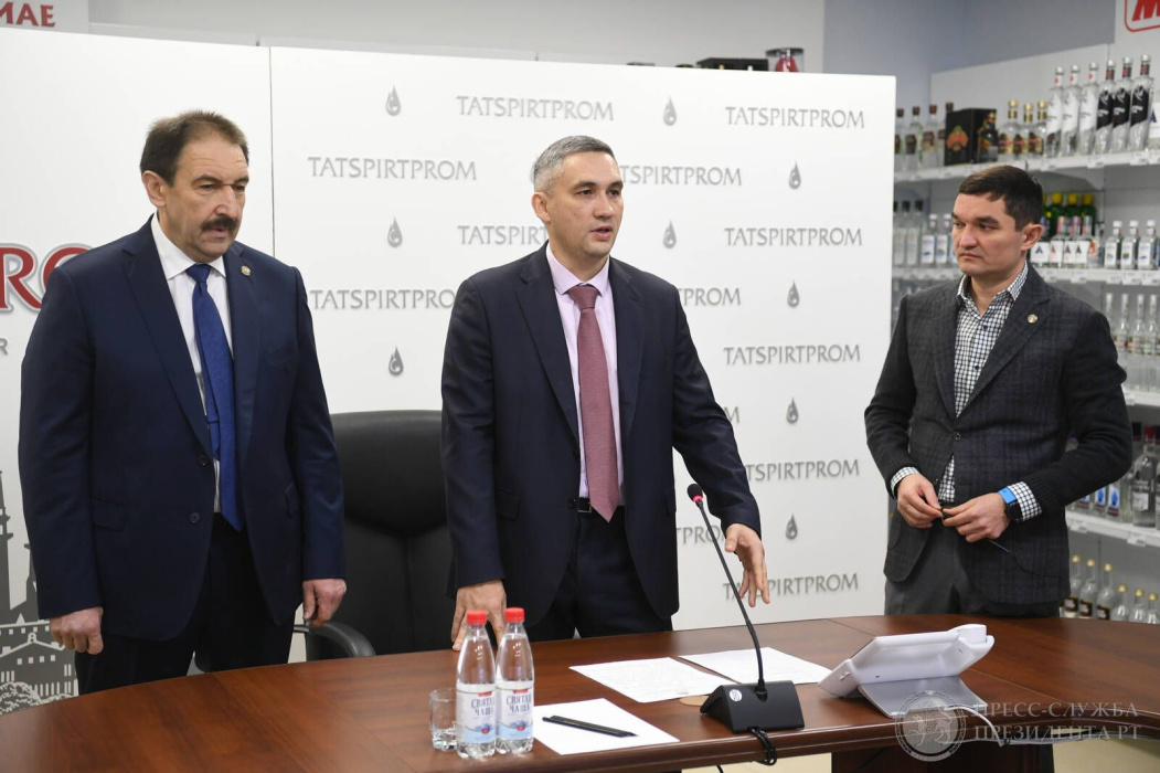 Бывший топ-менеджер «Билайна» сменил Ирека Миннахметова на посту гендиректора «Татспиртпрома» (ВИДЕО)