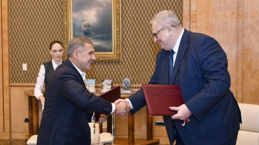 Президент Татарстана и руководитель ФСР подписали соглашение