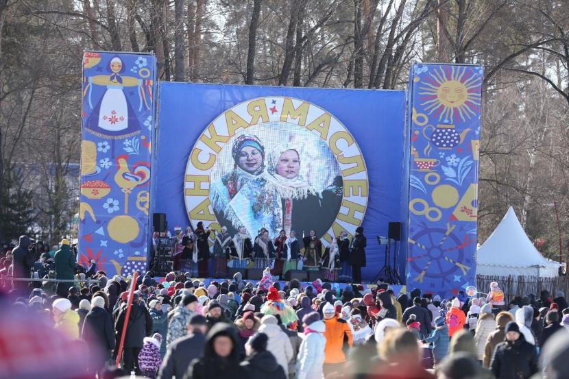 Фото: Масленицу в казанском лесопарке Лебяжье отметили 25 000 гостей