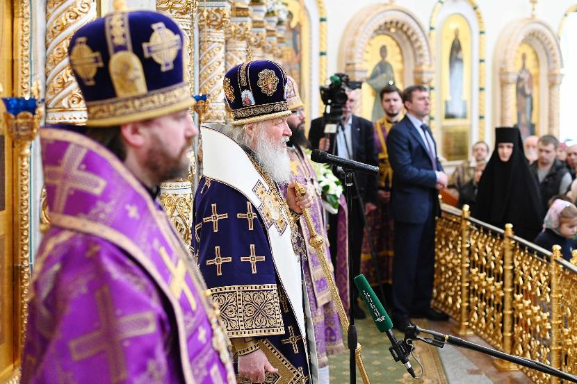 Патриарх Кирилл заявил, что коронавирус послан на людей богом за их гордыню
