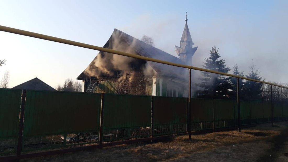В Татарстане сгорела мечеть, служившая приходом для жителей нескольких сел