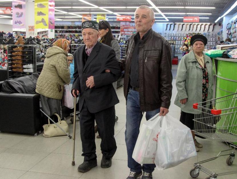 Стало известно, когда в России откроются магазины одежды и обуви 