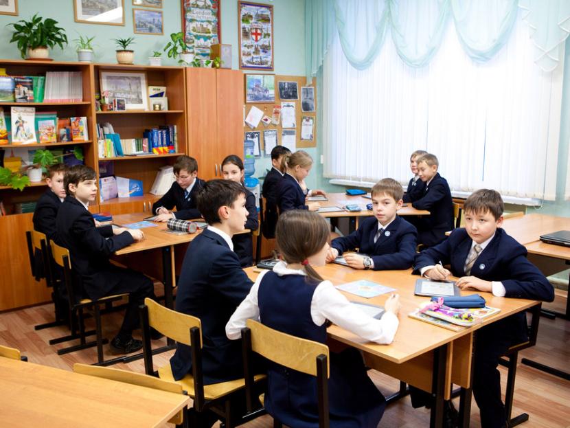В России планируют запретить общение школьников на переменах 