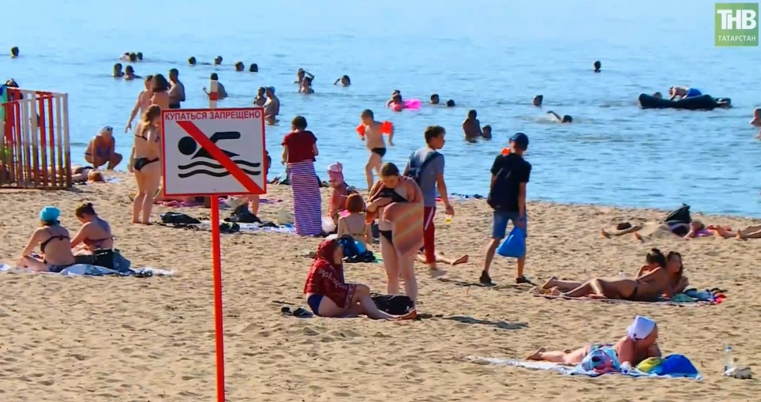 «Пляжный сезон открыт и COVID забыт»: как сами люди распространяют опасный вирус - видео