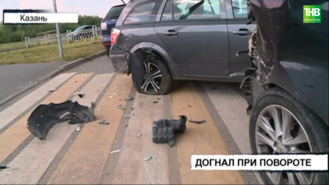 В Казани на проспекте Ямашева столкнулись 2 иномарки