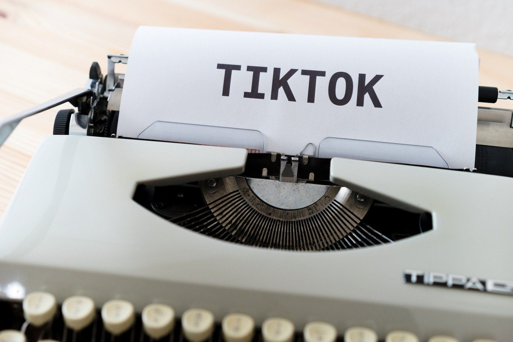 Дональд Трамп запретил гражданам США иметь дело с приложением TikTok