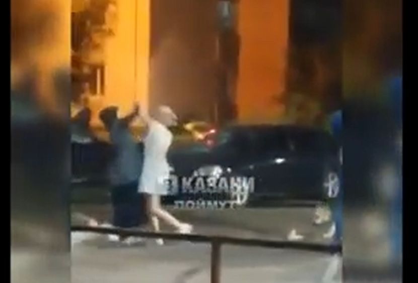 Две семейные пары в Казани устроили драку, чем потешили соседей