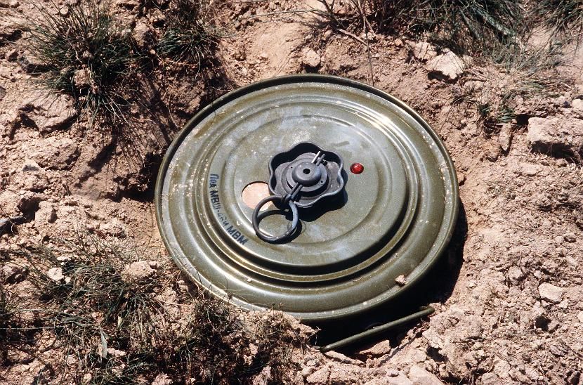 На территории ЖК «Арт Сити» в Казани обнаружили противотанковую мину
