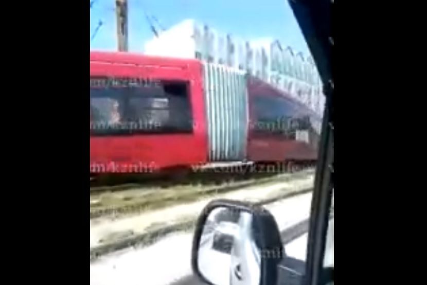 В Казани на улице Технической сошел с рельсов трамвай 