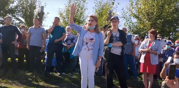 В Башкирии на сходе граждан против разработки месторождения освистали депутатов «Единой России»