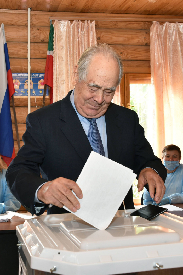 Минтимер Шаймиев и Алексей Песошин приняли участие в голосовании на выборах президента Татарстана - видео