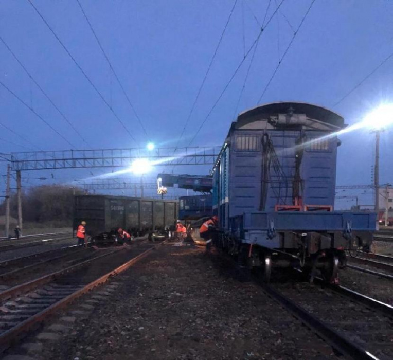 В Казани на станции Юдино два вагона сошли с рельсов