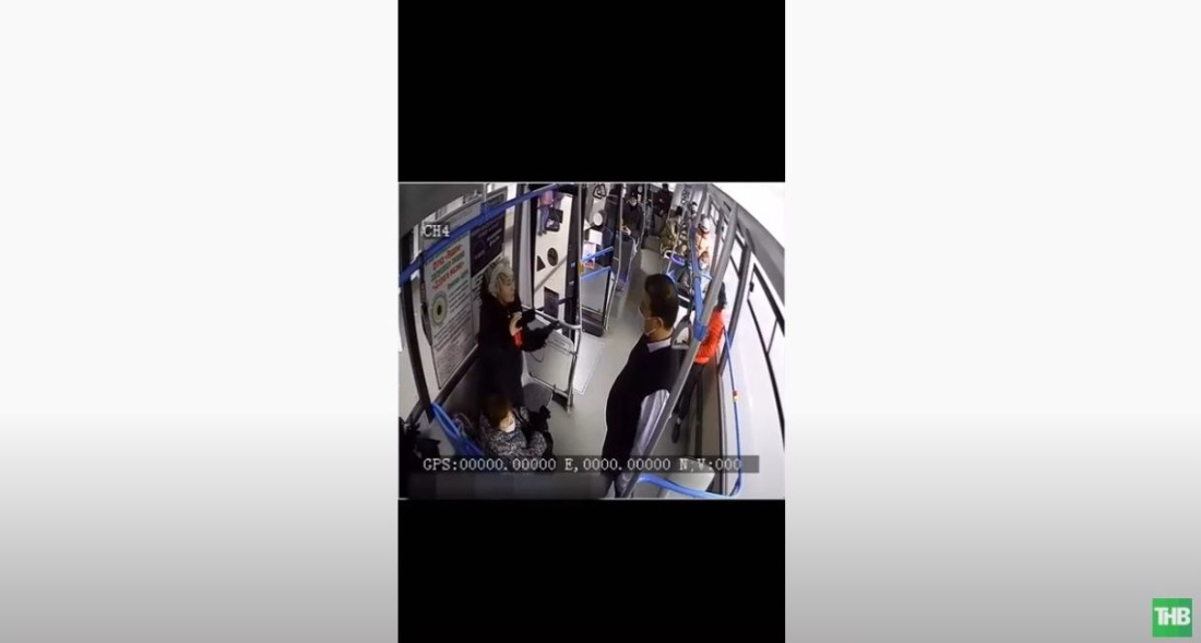  В Казани из автобуса выгнали женщину, отказавшуюся надевать маску