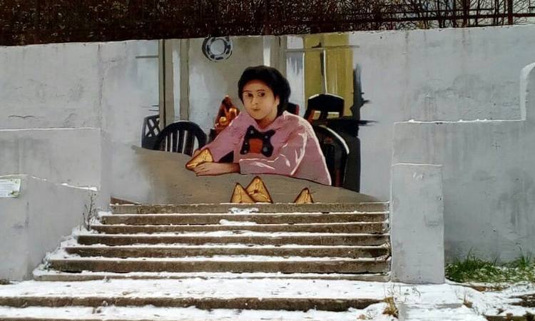 В Казани появился стрит-арт «девочка с эчпочмаками»