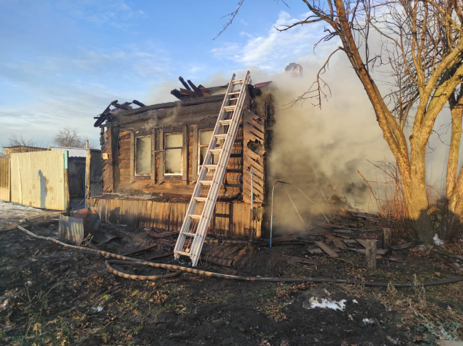 В Татарстане подросток спас из горящего дома троих братьев