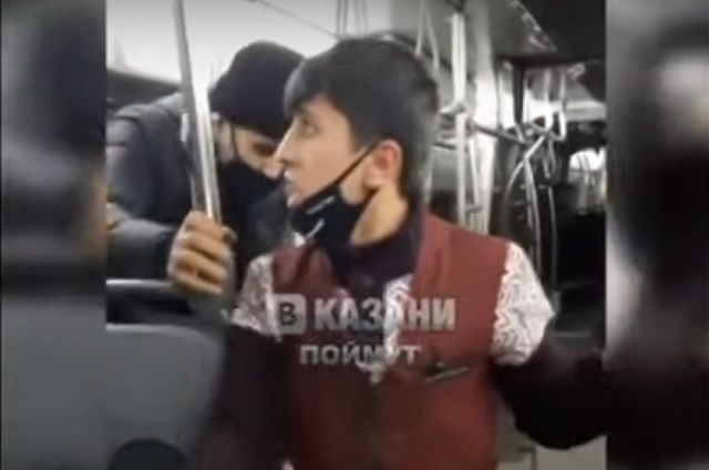 В Казани кондуктор-иностранец подрался с пассажиром в трамвае