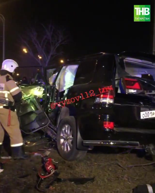 В Казани в результате аварии на Чистопольской в Land Cruiser погибли два человека
