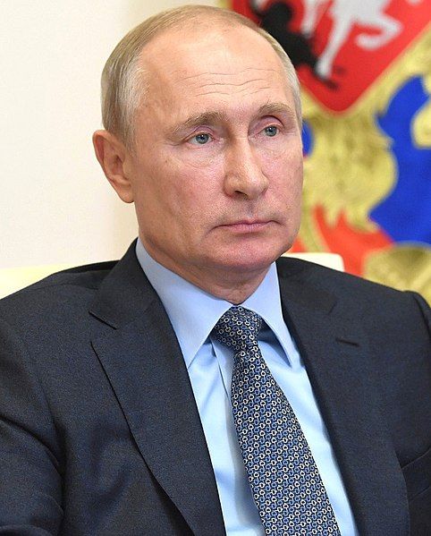 Путин заявил о недопустимости у россиян отсутствия денег на продукты