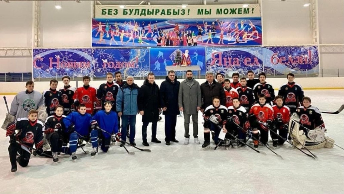 Зарипов провел мастер-класс для юных хоккеистов Зеленодольска