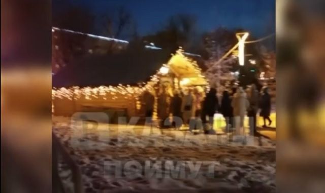 Нарушение антиковидных мер на елке в Дербышках снял на  видео житель Казани