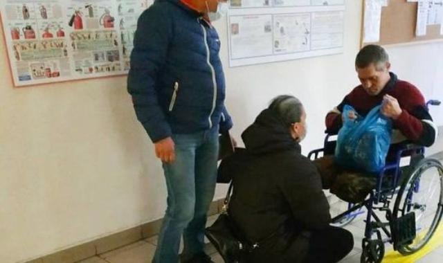 В Казани задержали граждан Молдавии, заставлявших инвалида просить милостыню