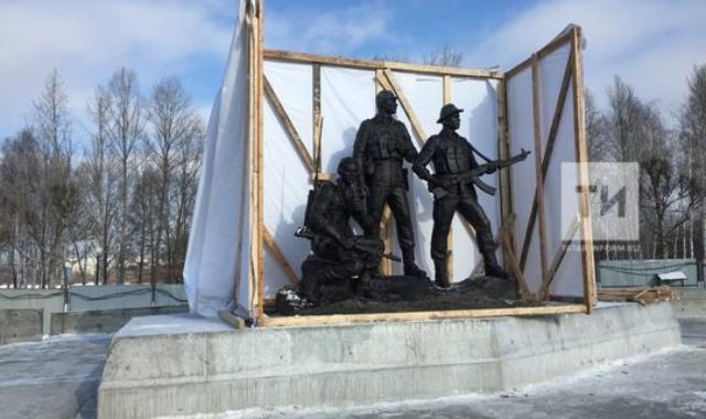 В Казани в парке Победы установили памятник воинам-интернационалистам