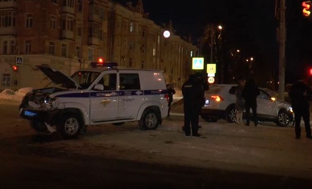 В Казани в ДТП с участием патрульного автомобиля пострадал сотрудник полиции