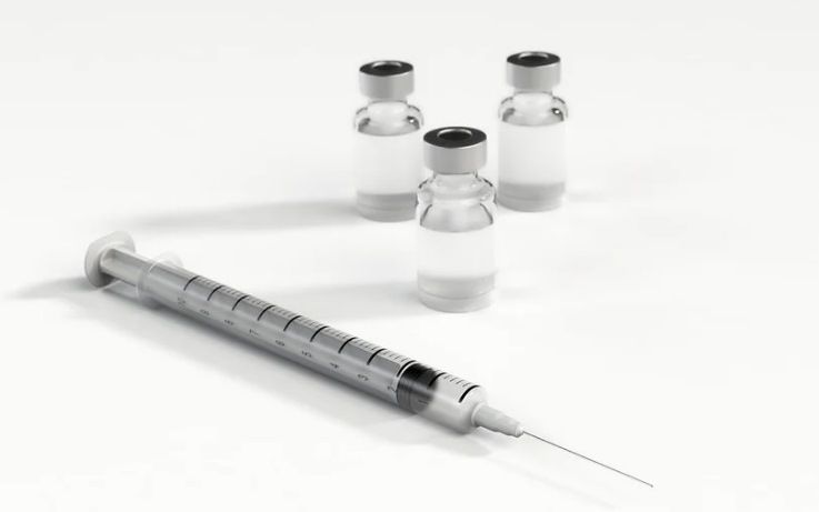 AstraZeneca сменила название вакцины от COVID-19 на Vaxzevria