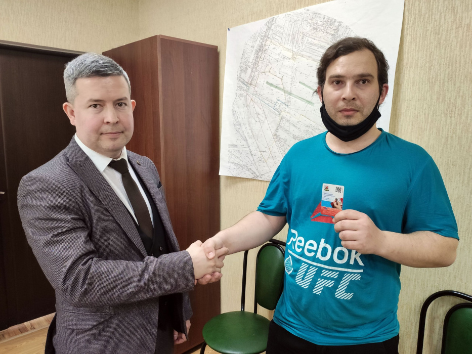В Казани «народным контролерам» вручили безлимитные транспортные карты