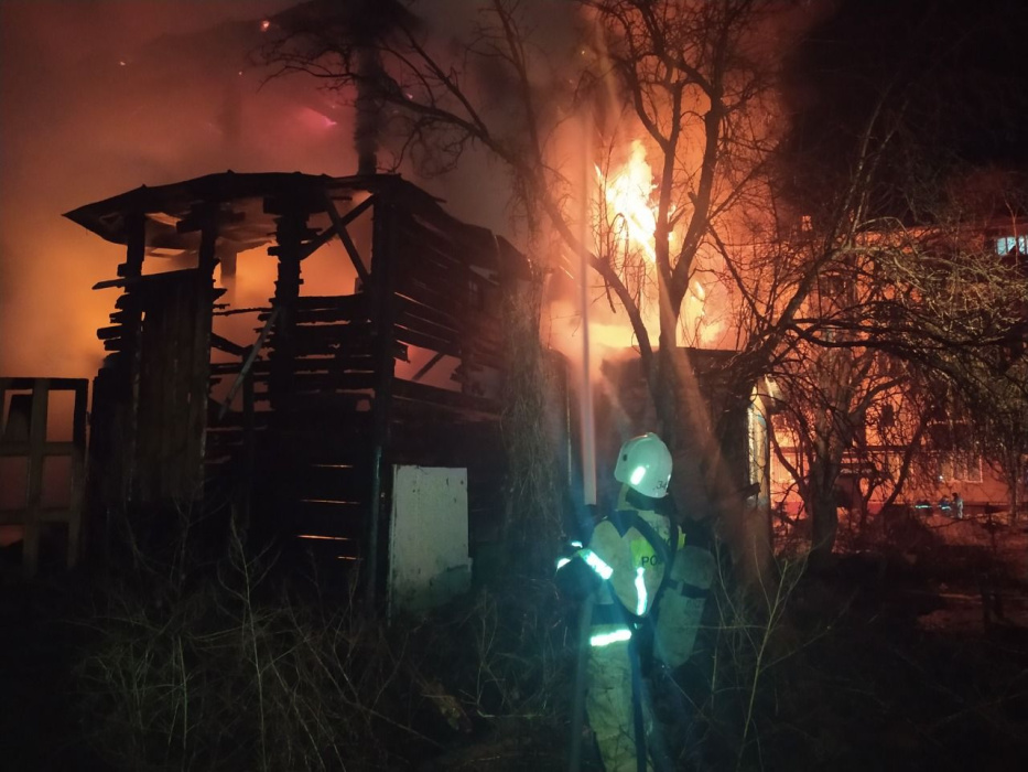 В зеленодольских Полукамушках сгорели два дома