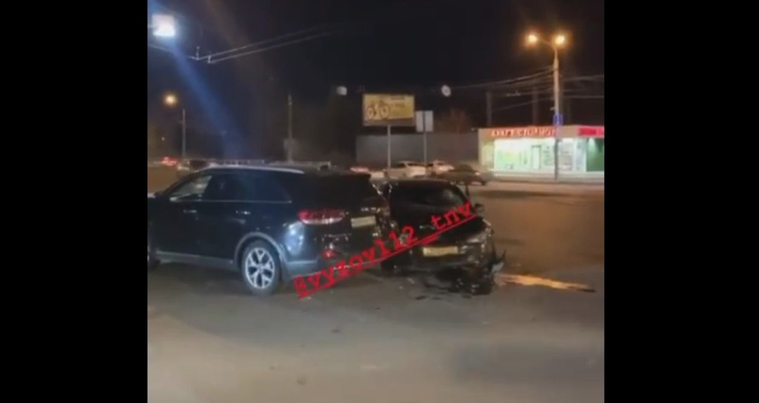 В массовой аварии в Казани пострадали пять человек