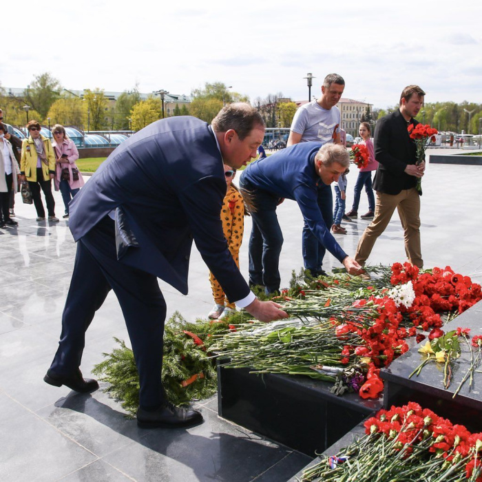 «Чувство невероятной гордости»: тренерский штаб «Рубина» возложил цветы к Вечному огню в Казани