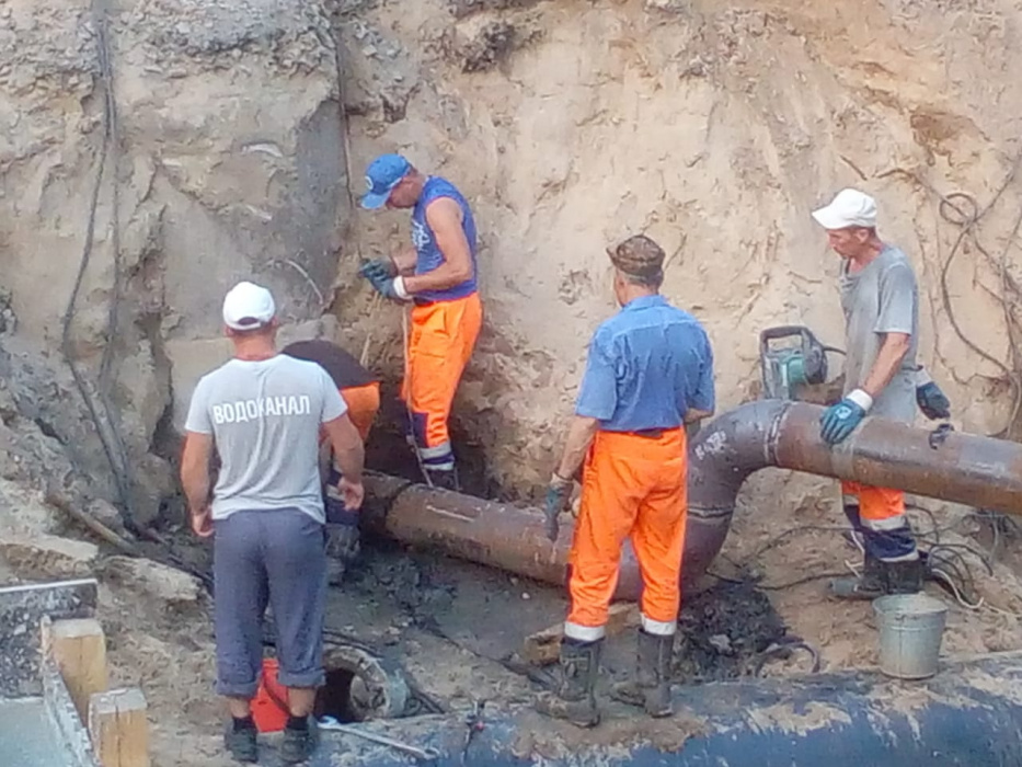 Очередная авария на сетях водопровода оставила жителей центра Казани без воды