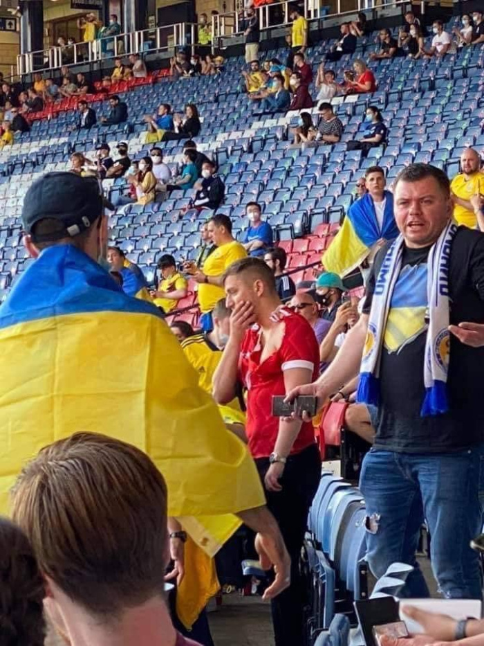 Российского фаната избили на матче сборной Украины на Евро-2020, фото попало в сеть