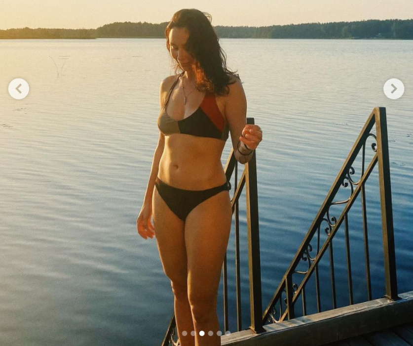 Туктамышева показала фото в купальнике на даче своего тренера Мишина