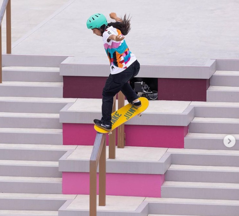 13-летняя скейтбордистка из Японии взяла золото на Олимпиаде в Токио