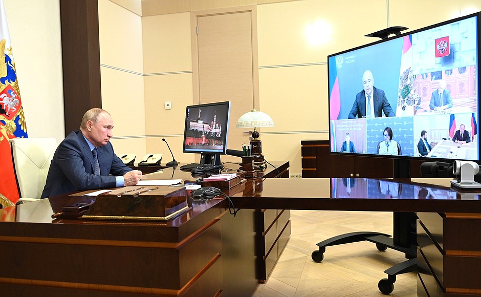 Путин отметил значимость доллара, как самой востребованной резервной валюты