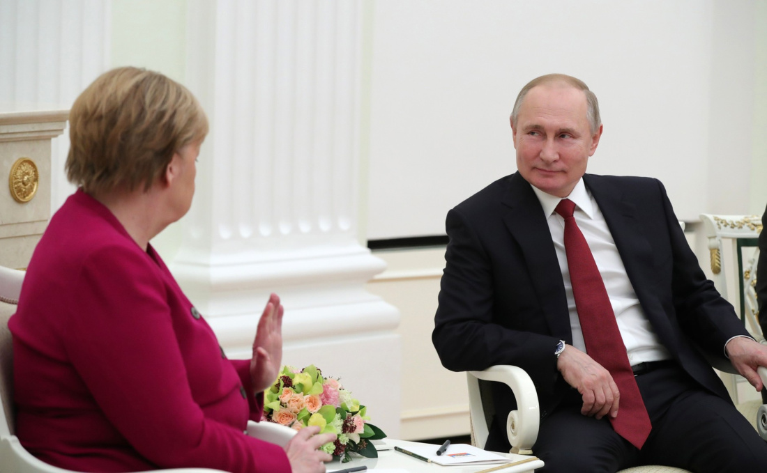 Кремль анонсировал встречу Путина и Меркель в Москве