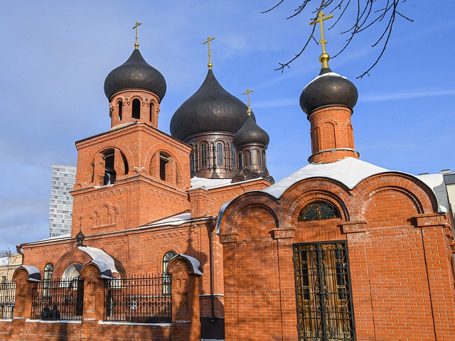 В честь митрополита Андриана назвали сквер в центре Казани