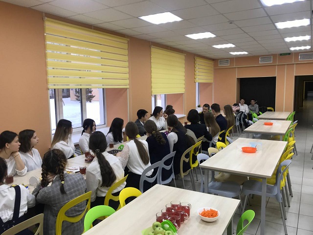 Жители Казани смогут оценивать питание школьников в мобильном приложении