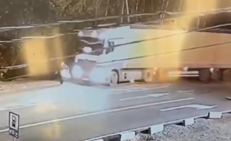 В Башкирии водитель грузовика раздавил убегающего от него пенсионера – видео