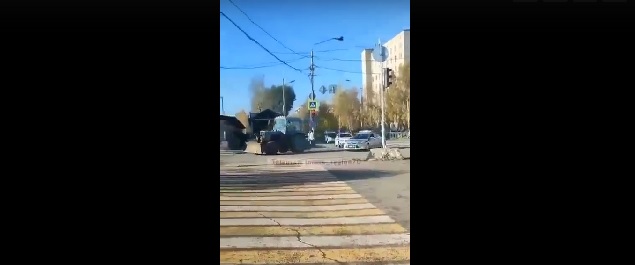 В Томске пять экипажей ДПС устроили погоню за пьяным трактористом – видео